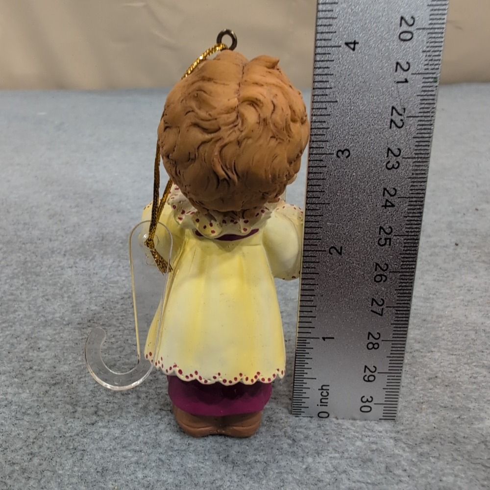 Child Choir Singer Ornament‎ Reading Book Christmas Holiday Decor - Picture 2 of 2